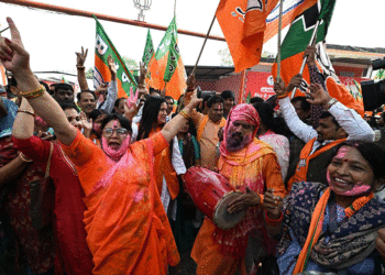 ବିହାରରେ ଏନଡିଏର ବିପୁଳ ବିଜୟ, ଭୁଶୁଡ଼ିଗଲା ମହାମେଣ୍ଟ