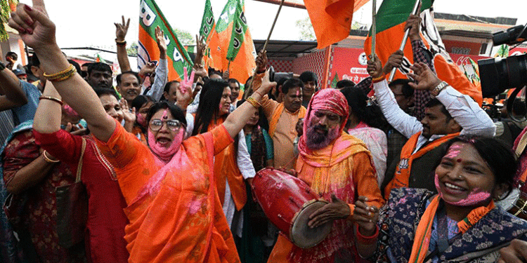 ବିହାରରେ ଏନଡିଏର ବିପୁଳ ବିଜୟ, ଭୁଶୁଡ଼ିଗଲା ମହାମେଣ୍ଟ