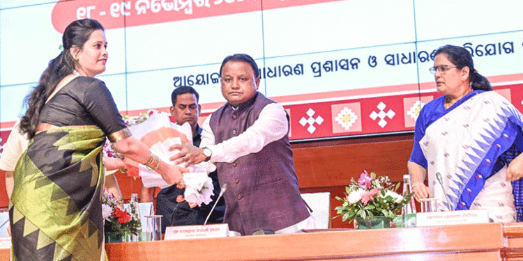 ଜିଲ୍ଲାପାଳ ଓ ଆରକ୍ଷୀ ଅଧିକ୍ଷକଙ୍କ ମିଳିତ ସମ୍ମିଳନୀ ଉଦ୍ଘାଟନ କଲେ ମୁଖ୍ୟମନ୍ତ୍ରୀ
