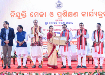 କଳିଙ୍ଗ ଷ୍ଟାଡିୟମରେ ୧୨ଟି ବିଭାଗର ୭୨୯୩ ଜଣଙ୍କୁ ନିଯୁକ୍ତି ପତ୍ର ବାଣ୍ଟିଲେ ମୁଖ୍ୟମନ୍ତ୍ରୀ