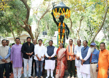 ଜୟନ୍ତୀ ଅବସରରେ ଶହୀଦ ବିର୍ସା ମୁଣ୍ଡାଙ୍କୁ ଶ୍ରଦ୍ଧାଞ୍ଜଳି