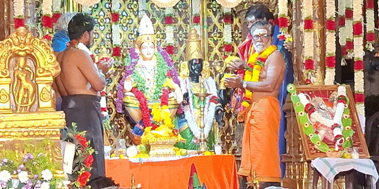 ପାରଳାଖେମୁଣ୍ଡି ସହରରେ ବର୍ତ୍ତମାନ ଆୟାପା ସ୍ବାମୀ ଦୀକ୍ଷା ଧରୁଙ୍କ ଭିଡ