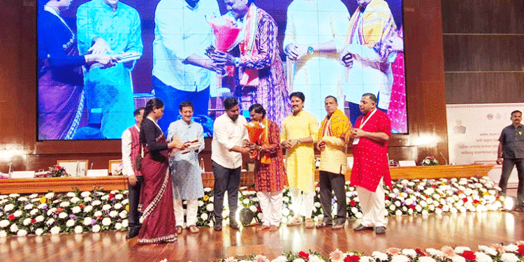 ଭାରତ ଲୀଳା ଗୁରୁ ହରିକୃଷ୍ଣ ବିଶ୍ବାଳ ସମ୍ମାନୀତ