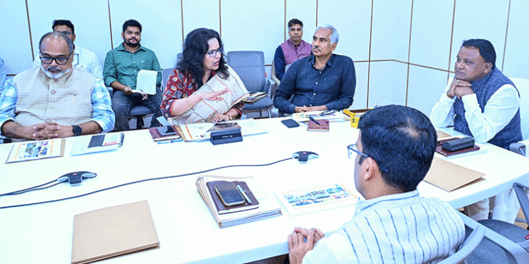 ଜିଲ୍ଲା ଖଣିଜ ପ୍ରତିଷ୍ଠାନ ବୈଠକରେ ସମୀକ୍ଷା କଲେ ମୁଖ୍ୟମନ୍ତ୍ରୀ