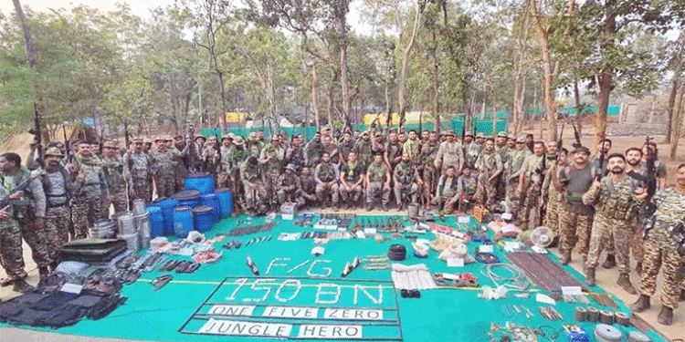 ନକ୍ସଲଙ୍କ ବନ୍ଧୁକ, ବୋମା ତିଆରି କାରଖାନା ଧ୍ବଂସ କଲେ ଯବାନ