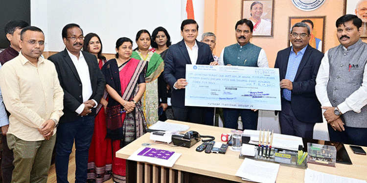 କେନ୍ଦ୍ରମନ୍ତ୍ରୀଙ୍କ ଉପସ୍ଥିତିରେ କେନ୍ଦ୍ର ଖାଉଟି ବ୍ୟାପାର ମନ୍ତ୍ରୀଙ୍କୁ ଭେଟିଲେ ଓଡ଼ିଶା ବିଜେପିର ପ୍ରତିନିଧି ଦଳ