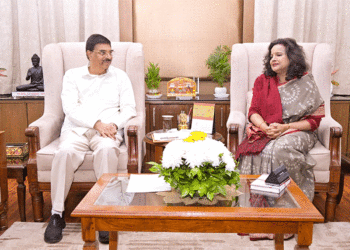 ରାଜ୍ୟପାଳଙ୍କୁ ସୌଜନ୍ୟମୂଳକ ସାକ୍ଷାତ କଲେ ନବନିଯୁକ୍ତ ମୁଖ୍ୟ ଶାସନ ସଚିବ ଅନୁ ଗର୍ଗ