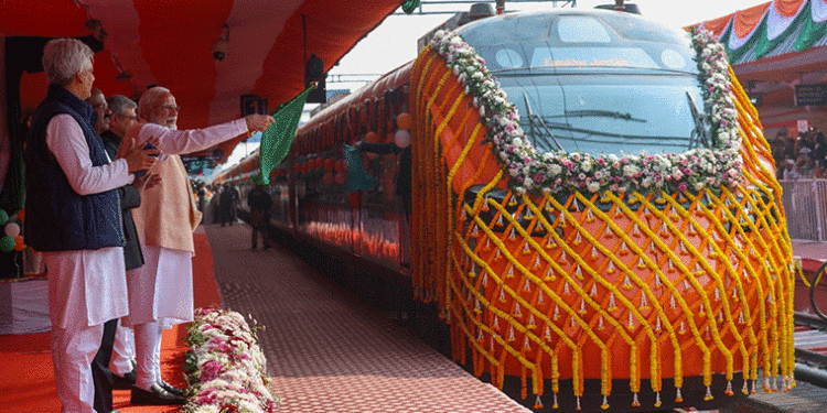 ଦେଶକୁ ମିଳିଲା ପ୍ରଥମ ବନ୍ଦେ ଭାରତ ସ୍ଲିପର ଟ୍ରେନ୍