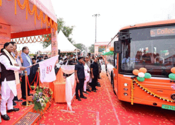 ସମ୍ବଲପୁରକୁ ୫୦ଟି ନୂଆ ଇ-ବସ୍ : ୨୫ ଟି ଇ-ବସ୍‌ ସେବାର ଶୁଭାରମ୍ଭ କଲେ ମୁଖ୍ୟମନ୍ତ୍ରୀ