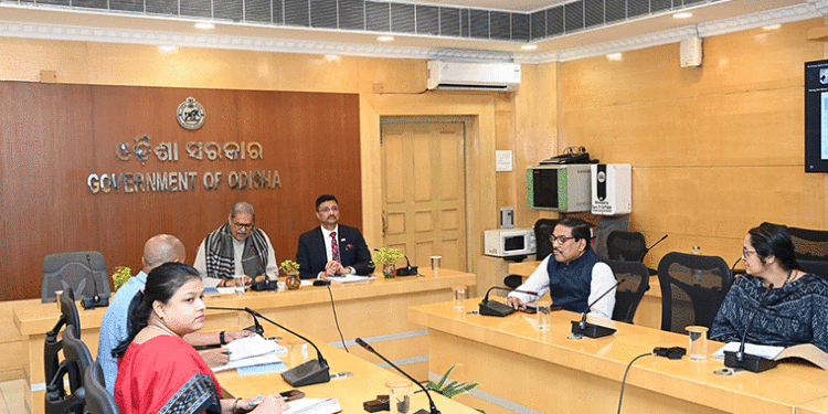 ପ୍ରଧାନମନ୍ତ୍ରୀ ରାଷ୍ଟ୍ରୀୟ କୃଷି ବିକାଶ ଯୋଜନା ଓ କୃଷୋନ୍ନତି ଯୋଜନାର ସମୀକ୍ଷା କଲେ କେନ୍ଦ୍ର କୃଷି ମନ୍ତ୍ରୀ