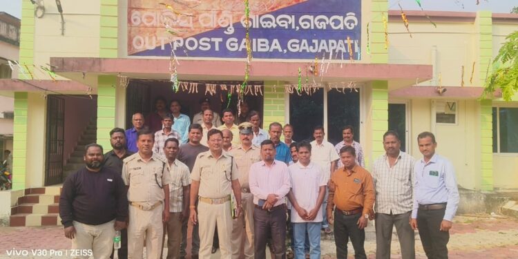 ଗାଇବାରେ ଦୁଇ ଗୋଷ୍ଠୀ ମୁହାଁମୁହିଁ: ପୋଲିସ ପ୍ରଶାସନଙ୍କ ଉପସ୍ଥିତିରେ ହେଲା ଆପୋଷ ସମାଧାନ