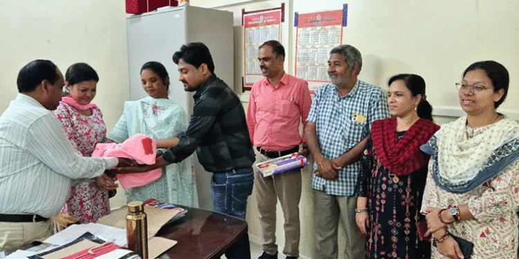 ଗଜପତିରୁ ପୋଷ୍ୟ ସନ୍ତାନ ଗ୍ରହଣ କଲେ ପଶ୍ଚିମବଙ୍ଗ ରାଜ୍ୟର ଦମ୍ପତି