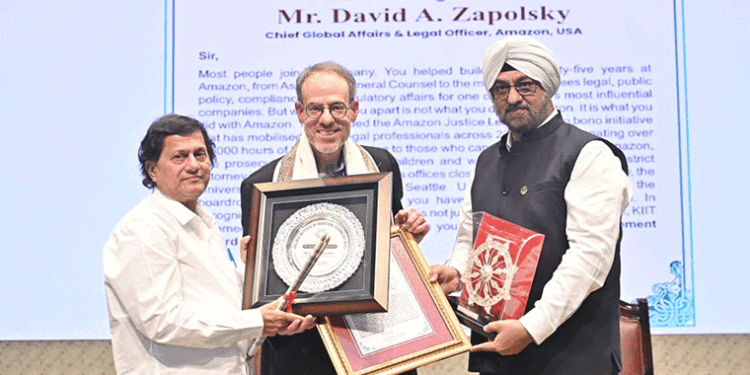 କିଟ୍‍ ଓ କିସ୍‍ ପରିଦର୍ଶନ କଲେ ଆମାଜନ ଆଇନ୍‍ ମୁଖ୍ୟ