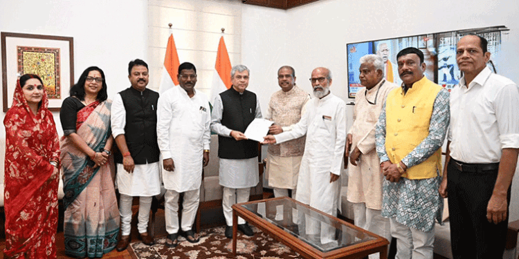 ରେଳ ମନ୍ତ୍ରୀଙ୍କୁ ଭେଟିଲେ ଓଡ଼ିଶାର ସାଂସଦ ପ୍ରତିନିଧି ଦଳ