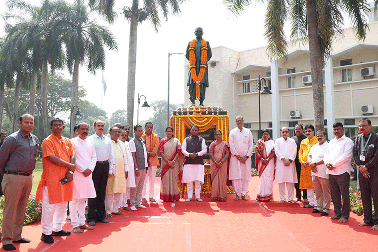 ବିଧାନସଭା ପରିସରରେ ମହାନ ଜନନାୟକ ବିଜୁ ପଟ୍ଟନାୟକଙ୍କ ଜୟନ୍ତୀ ପାଳିତ