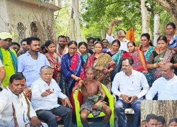 ବ୍ୟାଙ୍କକୁ ମୃତ ଭଉଣୀଙ୍କ କଙ୍କାଳ ଧରି ଯିବା ଘଟଣା: ଭାଇ ଜିତୁ ମଣ୍ଡାଙ୍କୁ ଭେଟିଲା ବିଜେଡି ପ୍ରତିନିଧି ଟିମ୍