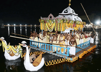ଚନ୍ଦନ ଯାତ୍ରା ବିଭ୍ରାଟ୍: ଚାପ ଖେଳିପାରିଲେନି ଠାକୁର
