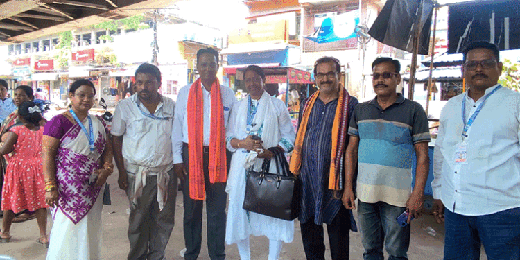 ଥଣ୍ଡା ଦହିପଣା ଓ ଗ୍ଲୁକୋଜପାଣି ବଣ୍ଟନ