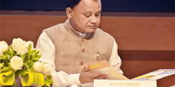ପାଠ୍ୟପୁସ୍ତକ ତ୍ରୁଟି ନେଇ ମୁଖ୍ୟମନ୍ତ୍ରୀଙ୍କ କଡ଼ା ଆଭିମୁଖ୍ୟ