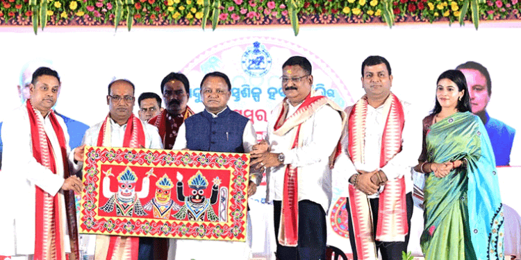 ପିପିଲିରେ ବିଶ୍ୱପ୍ରସିଦ୍ଧ ଚାନ୍ଦୁଆ ହସ୍ତଶିଳ୍ପ ହବ୍‌ର ଶିଳାନ୍ୟାସ କଲେ ମୁଖ୍ୟମନ୍ତ୍ରୀ