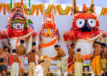 ପବିତ୍ର ଦେବସ୍ନାନ ପୂର୍ଣ୍ଣିମାରେ ଦିବ୍ୟ ଦର୍ଶନ ଦେଉଛନ୍ତି ମହାପ୍ରଭୁ, ଦେଖିବାକୁ ଶ୍ରୀକ୍ଷେତ୍ରରେ ଲୋକାରଣ୍ୟ