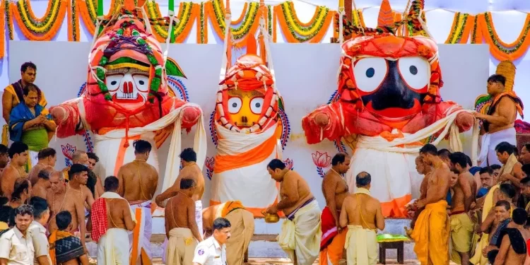 ପବିତ୍ର ଦେବସ୍ନାନ ପୂର୍ଣ୍ଣିମାରେ ଦିବ୍ୟ ଦର୍ଶନ ଦେଉଛନ୍ତି ମହାପ୍ରଭୁ, ଦେଖିବାକୁ ଶ୍ରୀକ୍ଷେତ୍ରରେ ଲୋକାରଣ୍ୟ