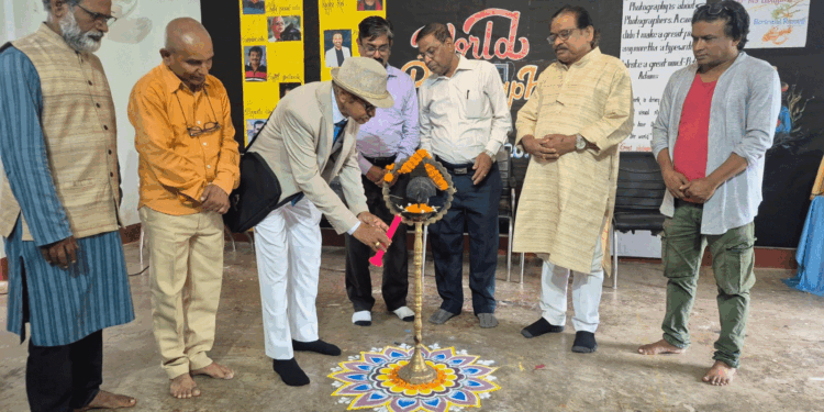 ବିଶ୍ୱ ଫଟୋଗ୍ରାଫି ଦିବସରେ ଉଦ୍ଘାଟିତ ହେଲା ଫଟୋ ପ୍ରଦର୍ଶନୀ